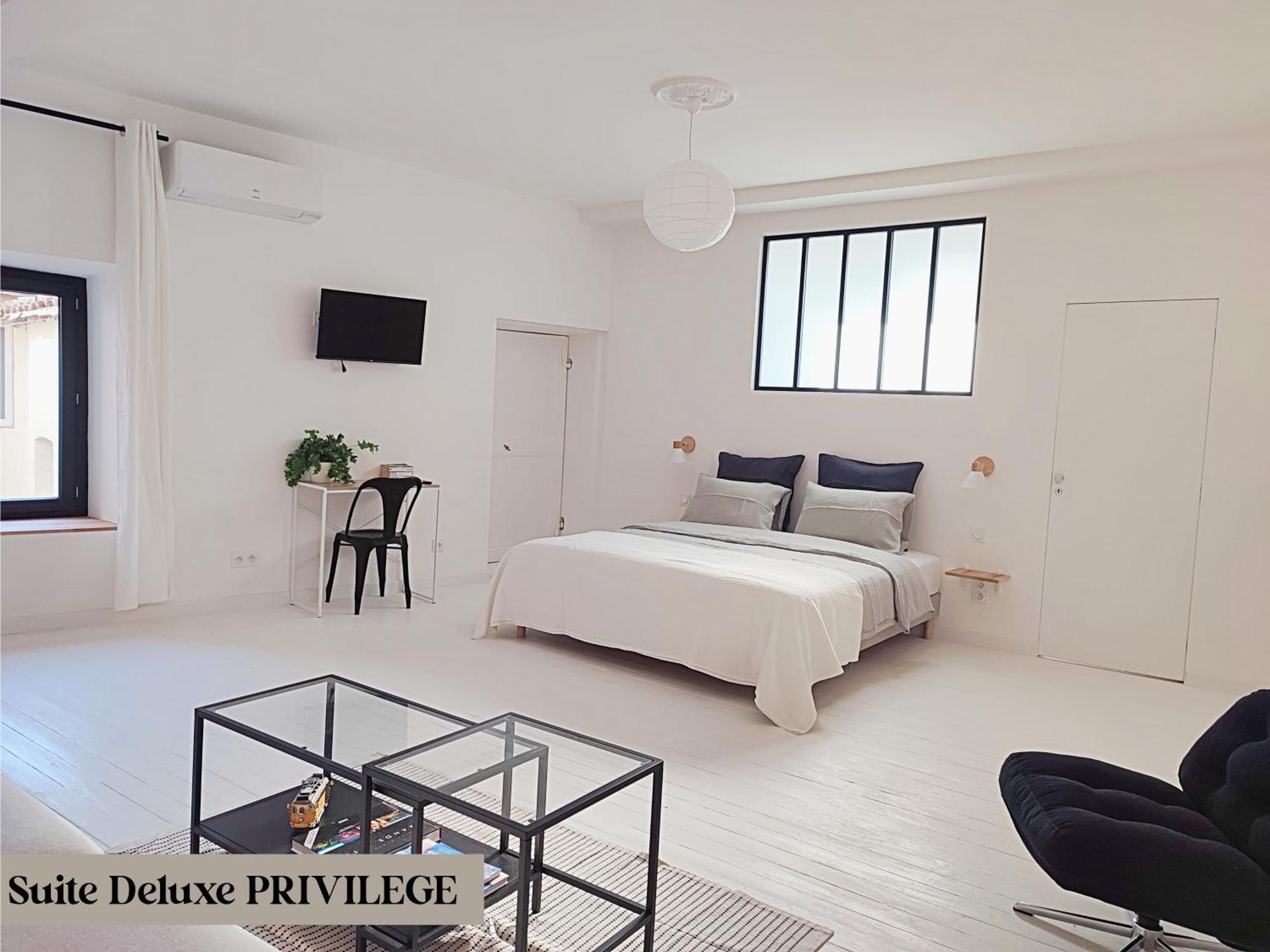 Le Prince Marseillan  Extérieur photo